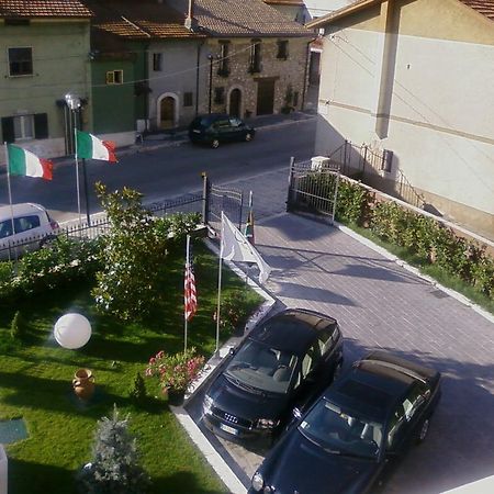 Hotel De Meis Capistrello エクステリア 写真