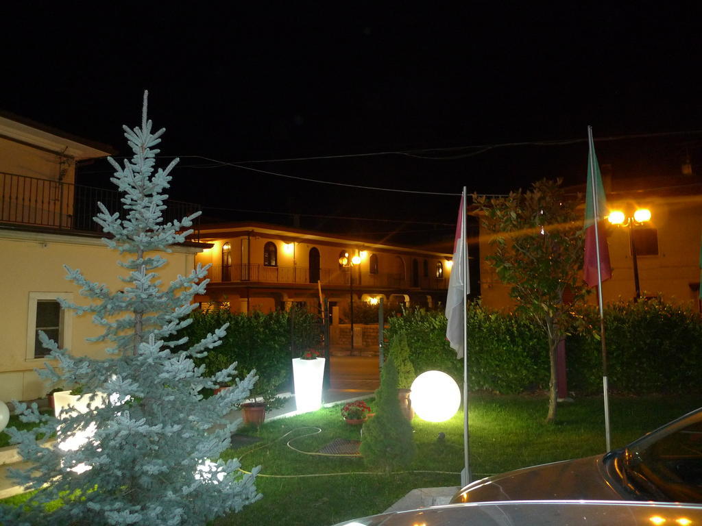 Hotel De Meis Capistrello エクステリア 写真