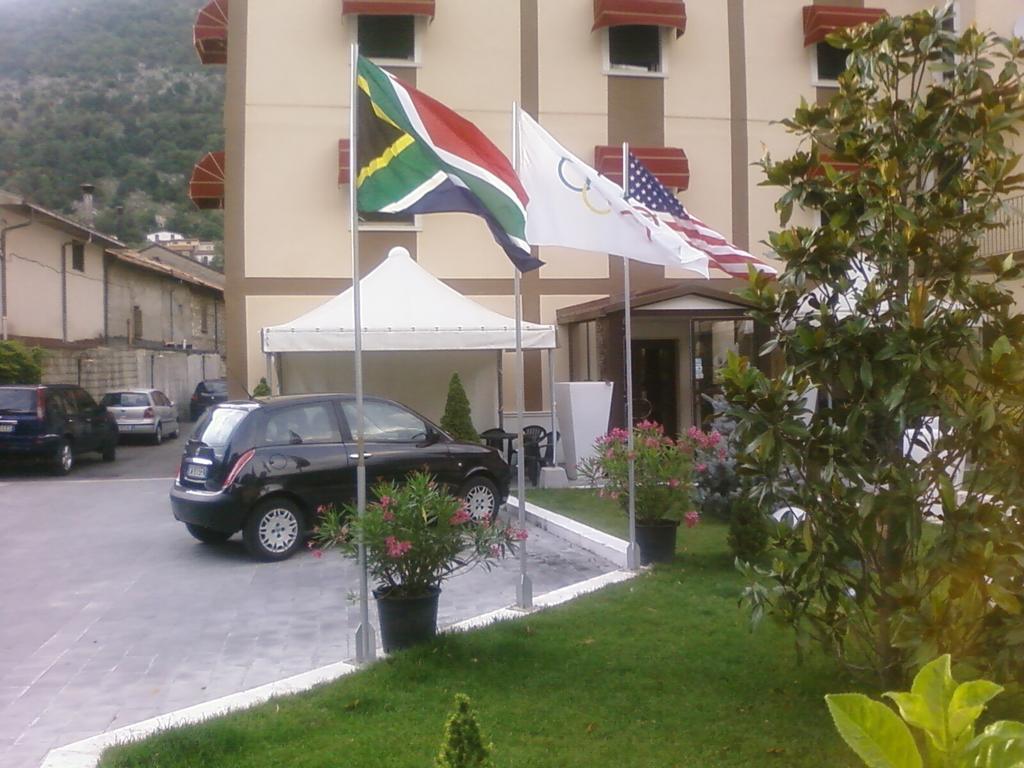 Hotel De Meis Capistrello エクステリア 写真
