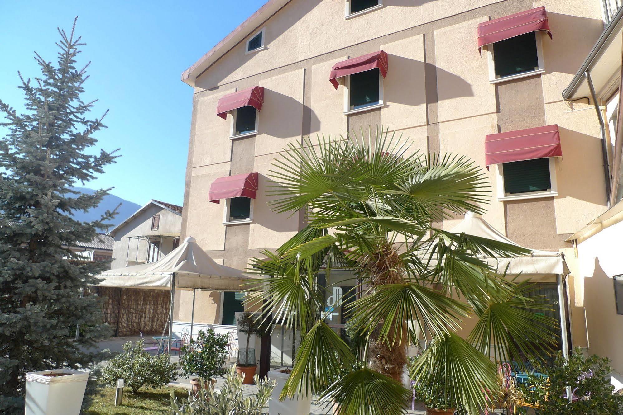Hotel De Meis Capistrello エクステリア 写真