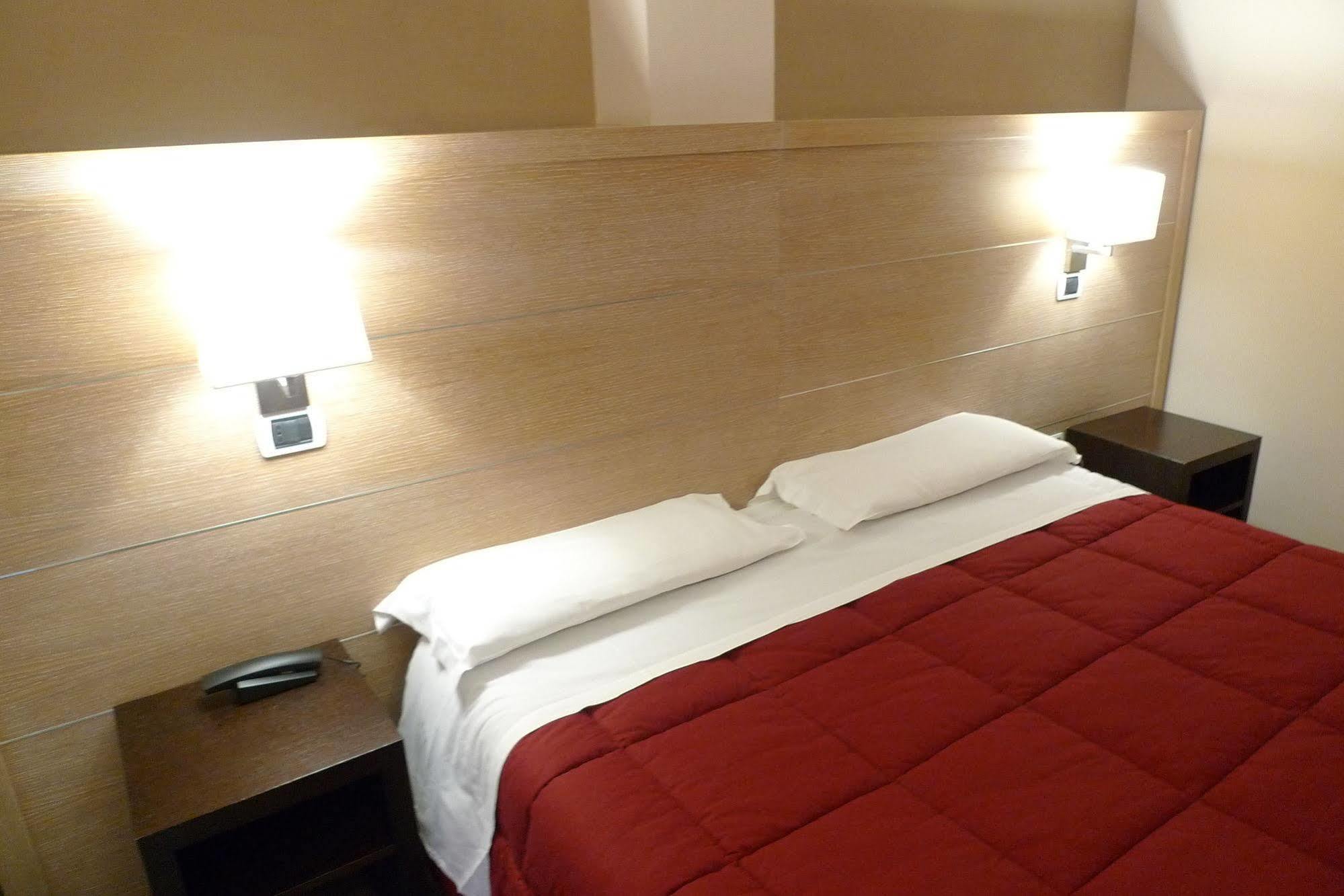Hotel De Meis Capistrello エクステリア 写真