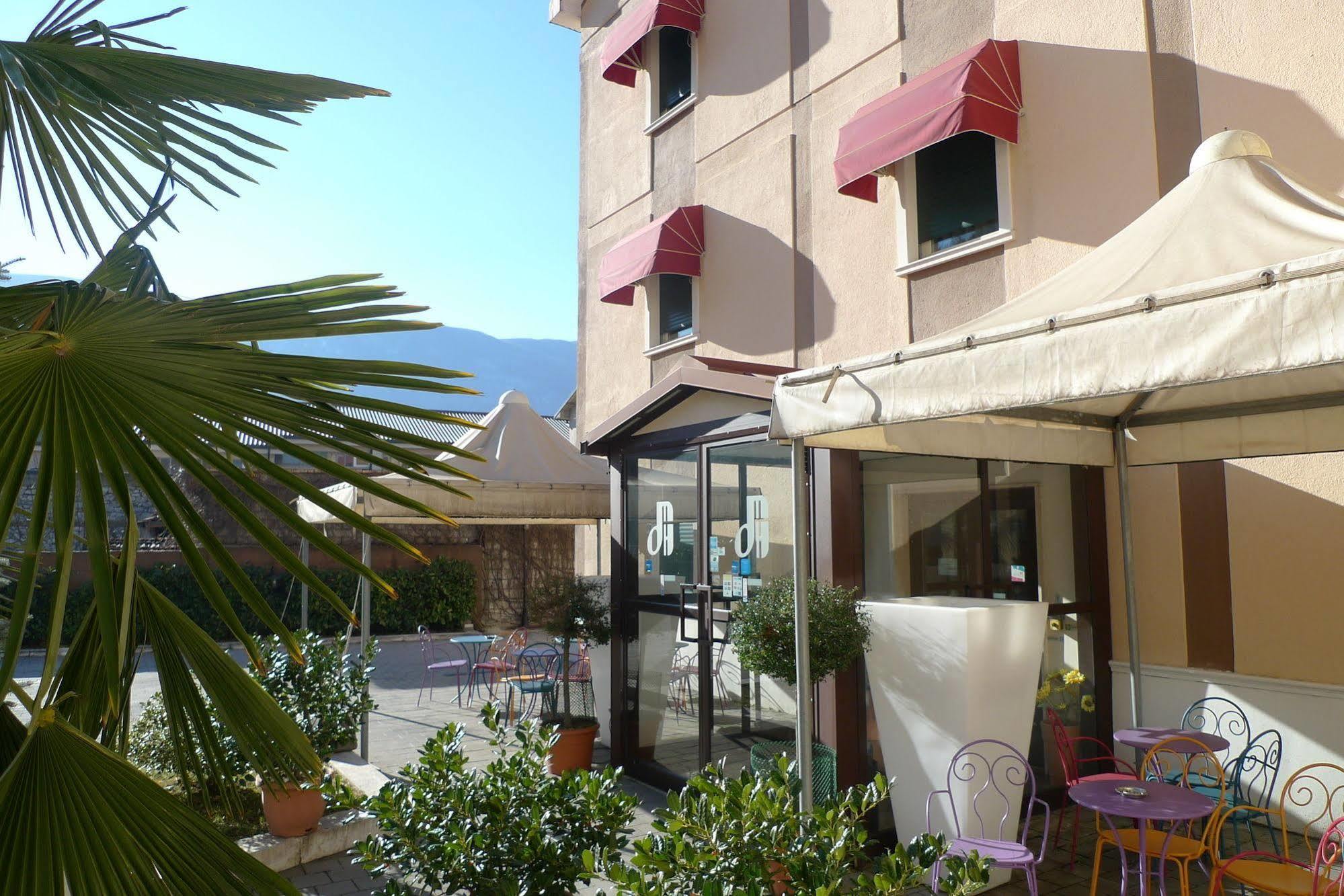 Hotel De Meis Capistrello エクステリア 写真