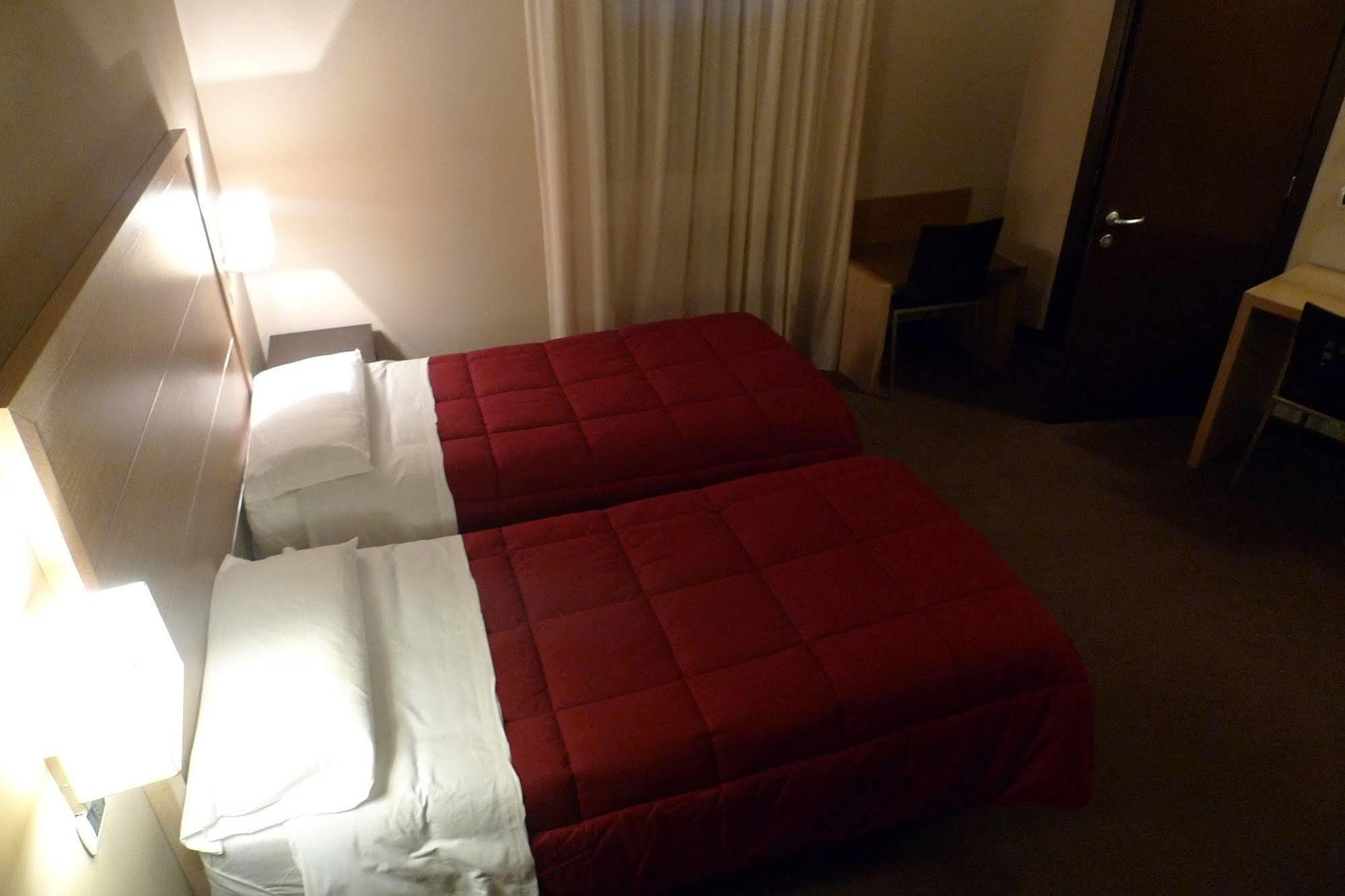 Hotel De Meis Capistrello エクステリア 写真