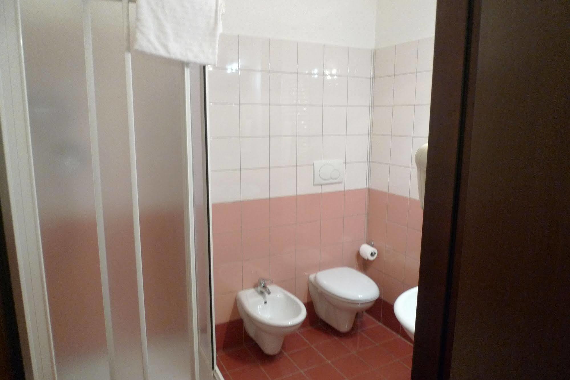 Hotel De Meis Capistrello エクステリア 写真