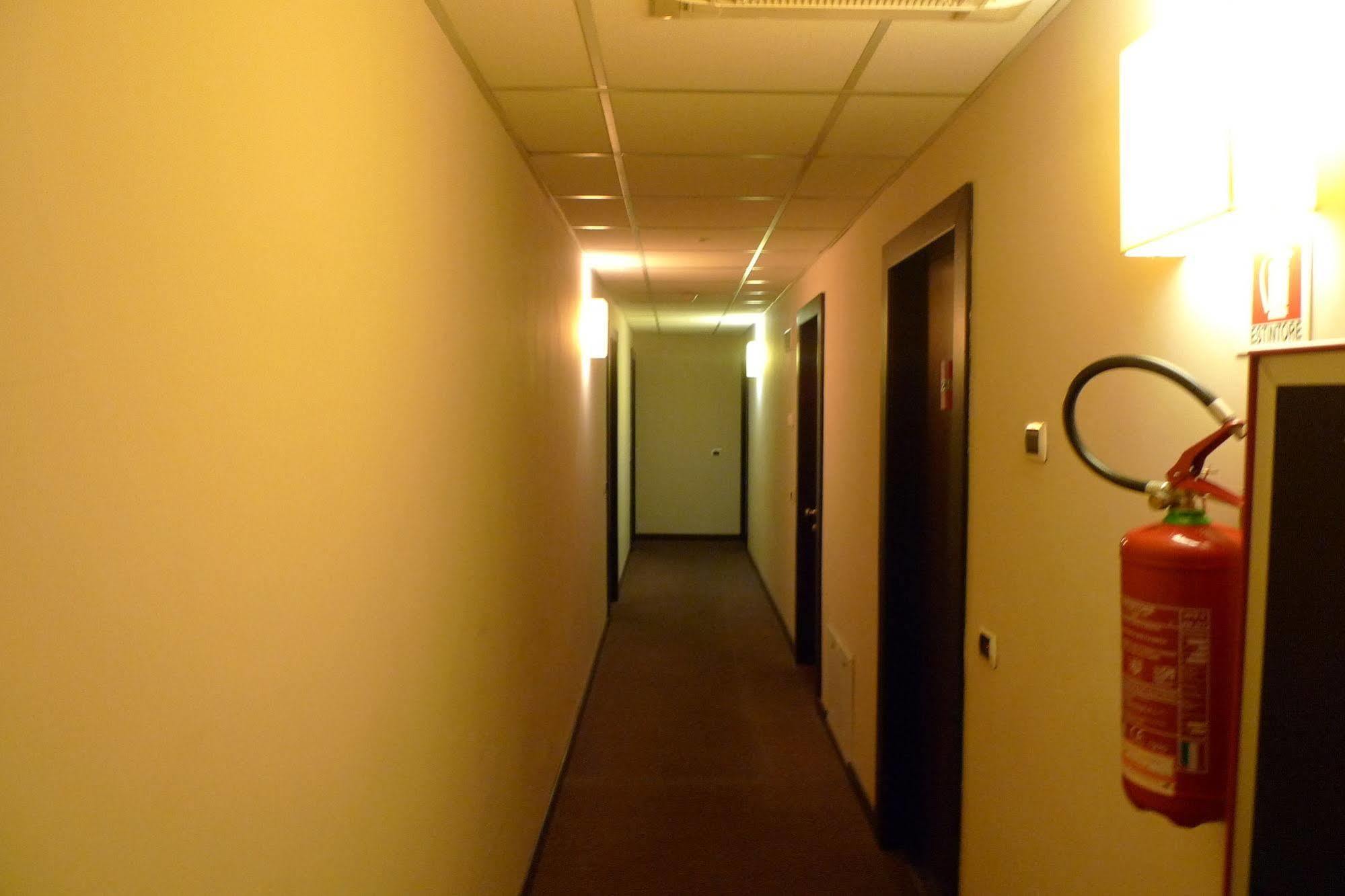 Hotel De Meis Capistrello エクステリア 写真