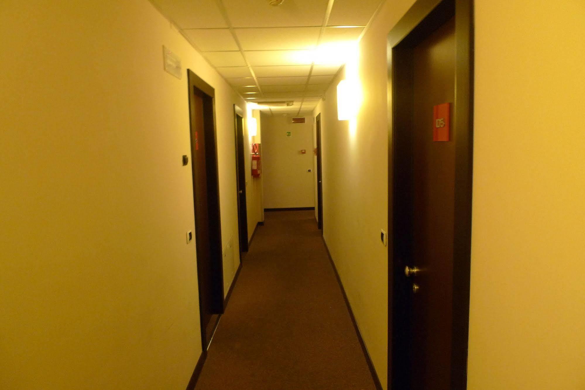 Hotel De Meis Capistrello エクステリア 写真